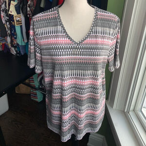 SOLD- Women's T-Shirt Size XL Unknown Gray and Pink